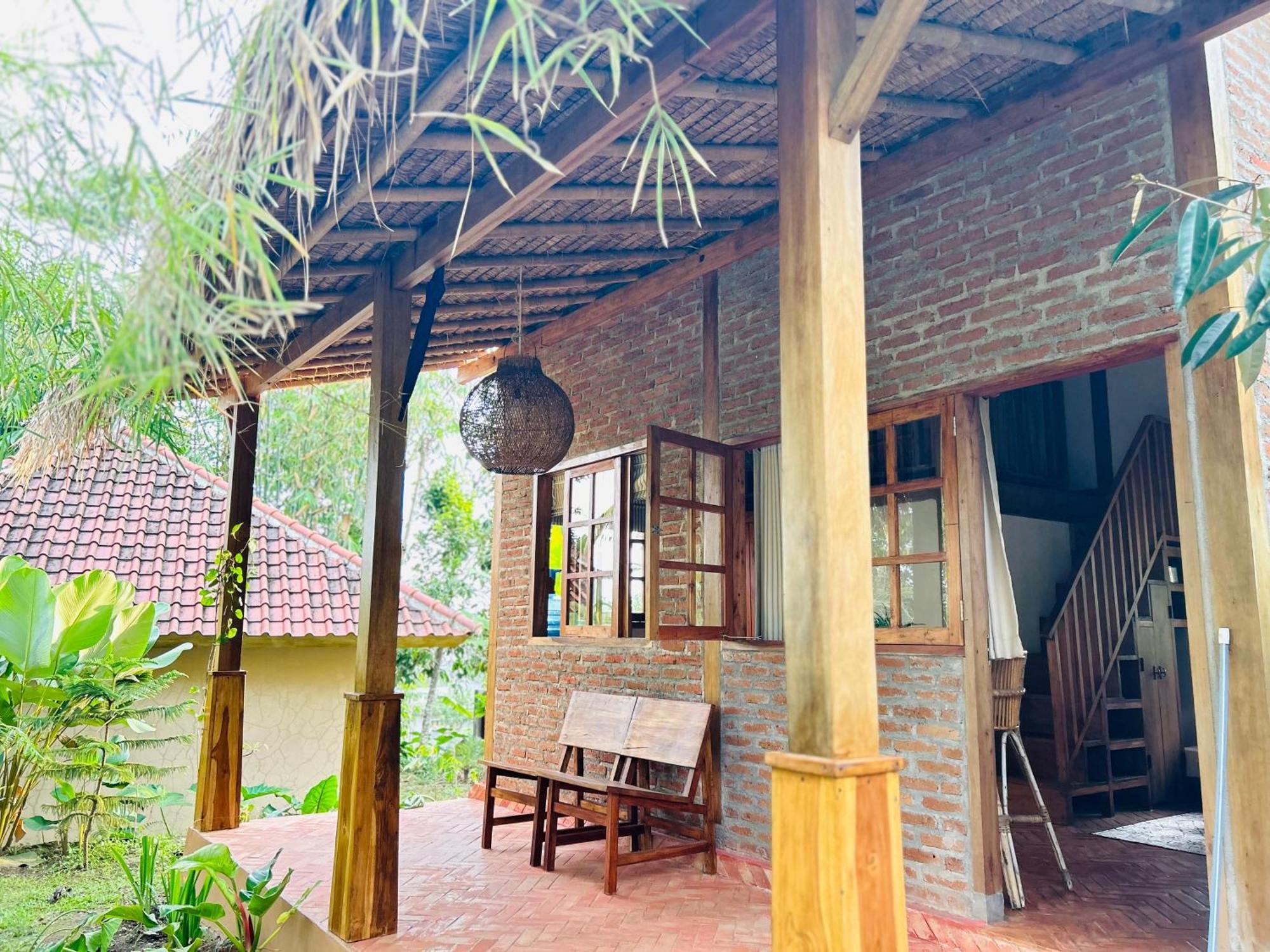 Santai House Apartment Tetebatu Exterior photo